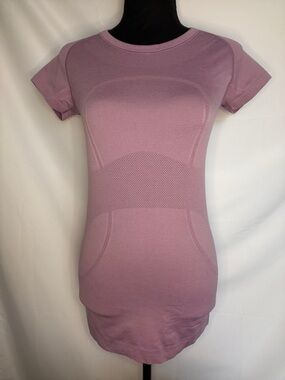 MAUVE LULULEMON SWIFTLY TECH TEE